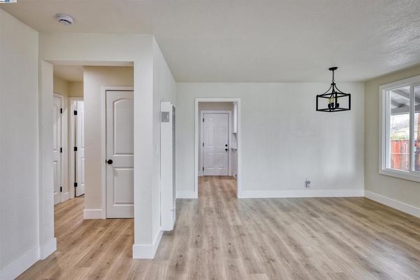 Empty room, Interior, Pendant Lights, Wood Texture Flooring