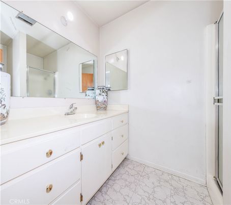 Bathroom, Dual Sink Vanities, Interior, Marble, Recessed Lighting