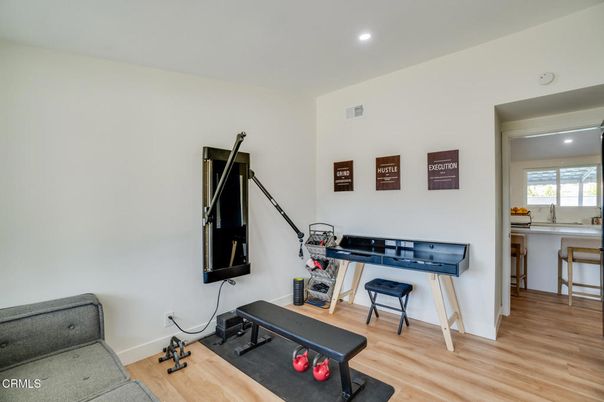 Fitness Equipment, Interior, Recessed Lighting, Wood Texture Flooring