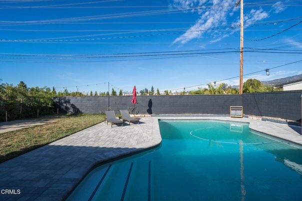 Exterior, Pool