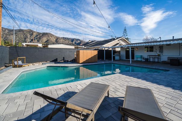 Exterior, Pool
