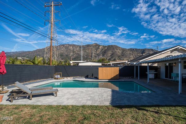 Exterior, Pool