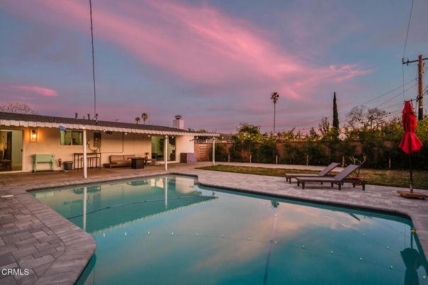 Exterior, Pool