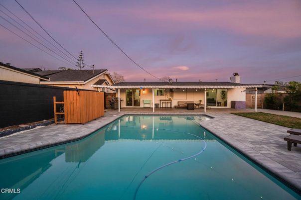 Exterior, Pool