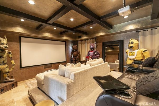 Interior, Projection Screen, Recessed Lighting, Theatre Room