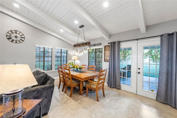 Dining room, Interior, Pendant Lights, Recessed Lighting