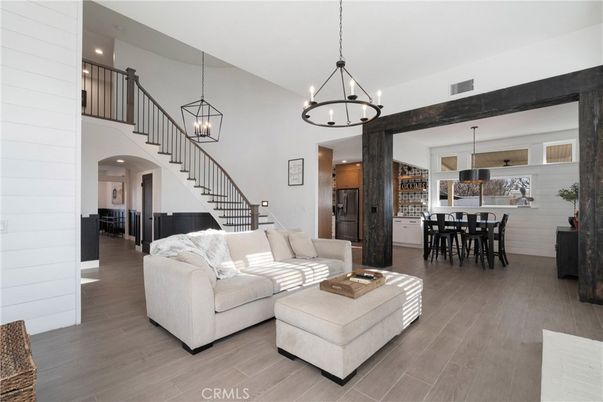 Chandelier, Dining room, Interior, Living room, Pendant Lights, Recessed Lighting, Wood Texture Flooring