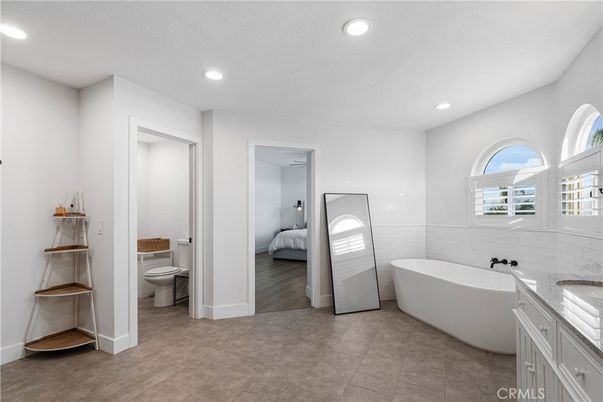Bathroom, Bedroom, Free Standing Baths, Interior, Recessed Lighting, Wood Texture Flooring