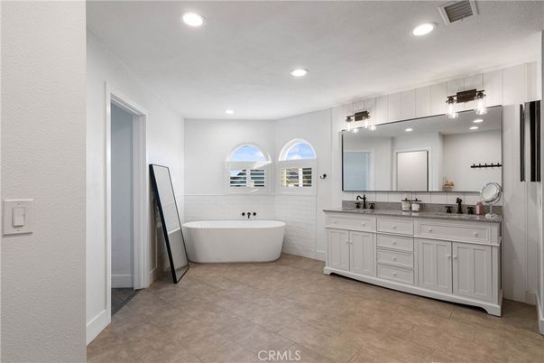 Bathroom, Dual Sink Vanities, Free Standing Baths, Interior, Recessed Lighting
