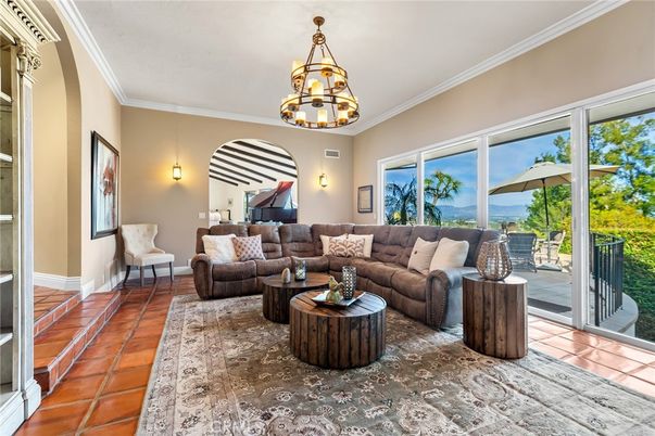 Chandelier, Interior, Living room