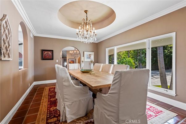 Chandelier, Dining room, Interior