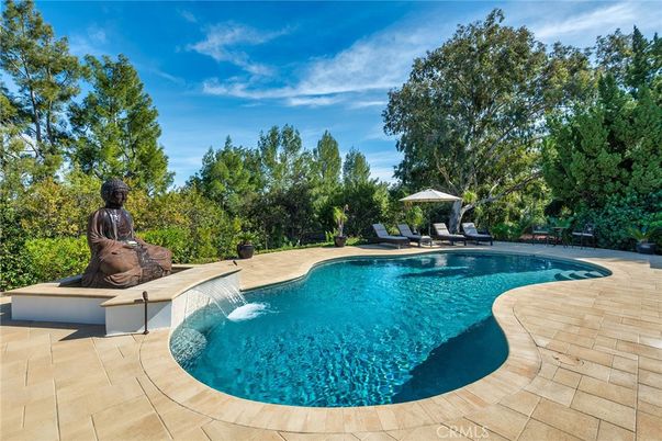 Exterior, Playground, Pool