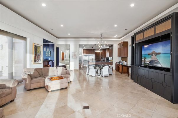 Interior, Kitchen, Living room, Pendant Lights, Recessed Lighting, Stainless Steel Appliances