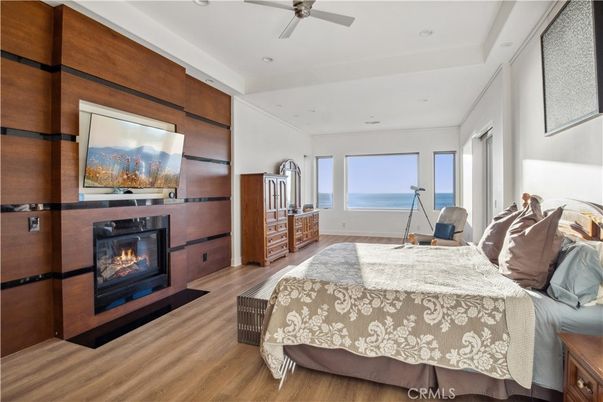 Bedroom, Fireplace, Interior, Water, Wood Texture Flooring