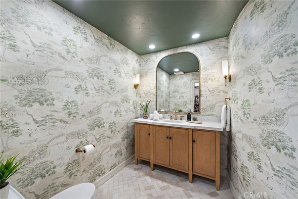 Bathroom, Interior, Recessed Lighting