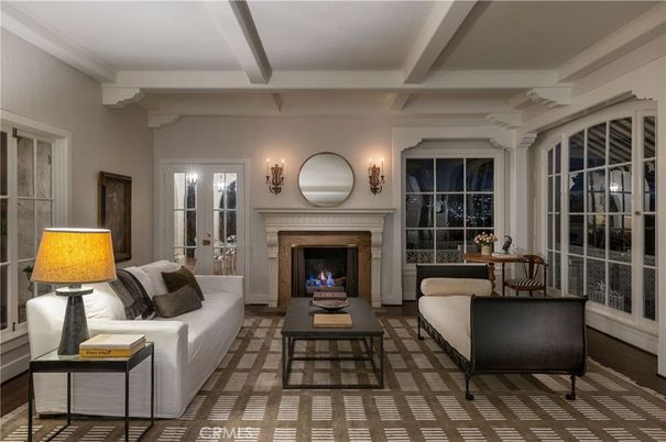 Fireplace, Interior, Living room