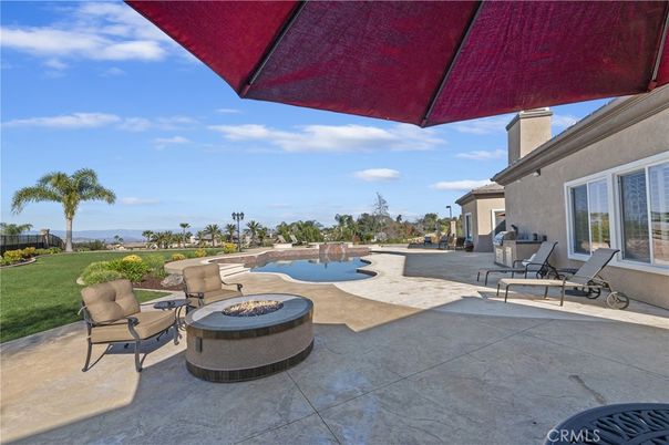 Exterior, Pool, Water