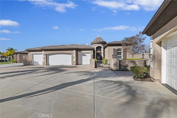 Detached Garage, Exterior