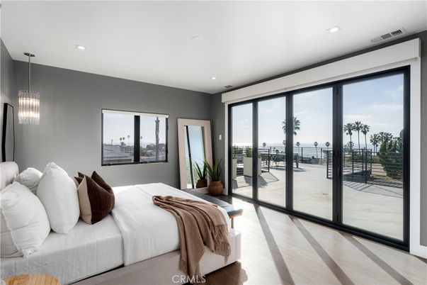 Bedroom, Interior, Pendant Lights, Recessed Lighting, Water