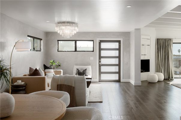 Chandelier, Dining room, Interior, Living room, Recessed Lighting, Wood Texture Flooring