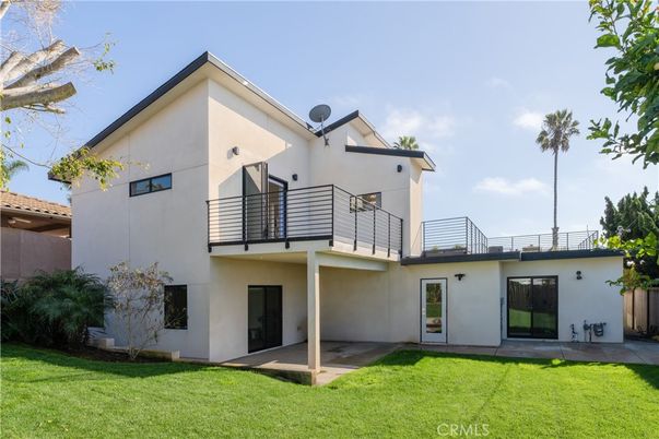 Backyard, Exterior, Facade, Modern