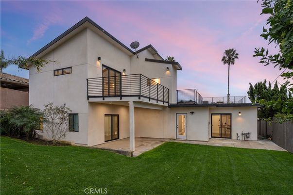 Backyard, Exterior, Facade, Modern