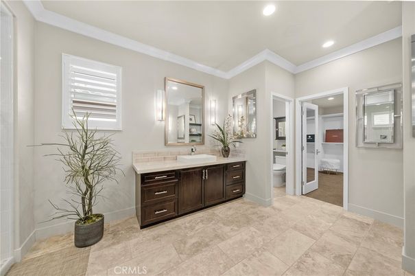 Bathroom, Interior, Recessed Lighting