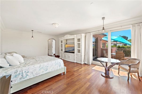 Bedroom, Interior, Pendant Lights, Wood Texture Flooring