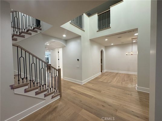 Interior, Recessed Lighting, Wood Texture Flooring