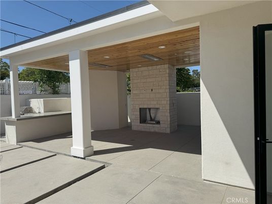Exterior, Fireplace