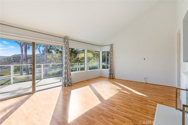 Empty room, Interior, Sun Room, Wood Texture Flooring