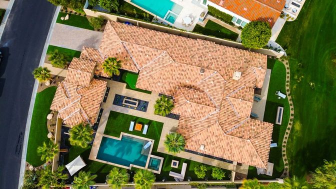 Exterior, Drone