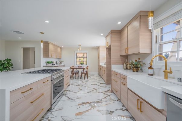 Dining room, Interior, Kitchen, Marble, Pendant Lights, Recessed Lighting, Stainless Steel Appliances
