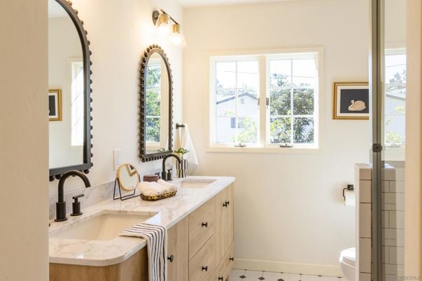 Bathroom, Dual Sink Vanities, Interior