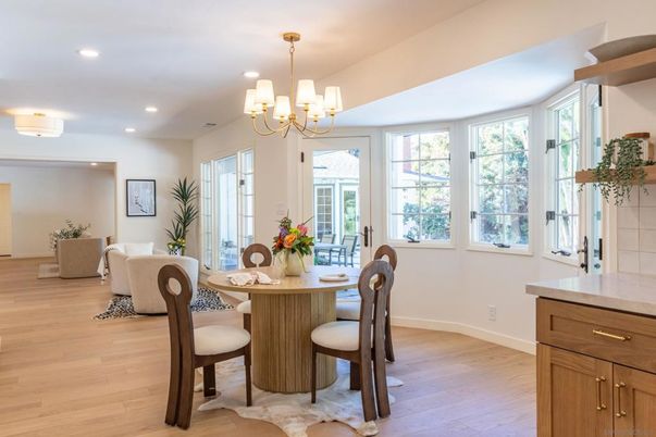 Chandelier, Dining room, Interior, Living room, Recessed Lighting, Wood Texture Flooring