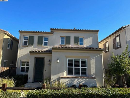 Exterior, Facade, Mediterranean