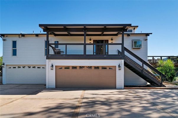 Attached, Exterior, Facade, Modern