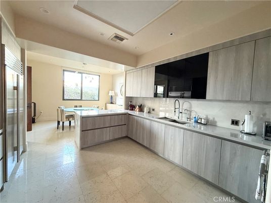 Dining room, Interior, Kitchen, Recessed Lighting, Stainless Steel Appliances