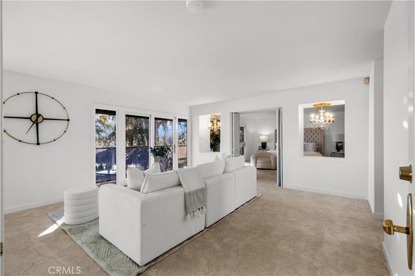 Chandelier, Interior, Living room