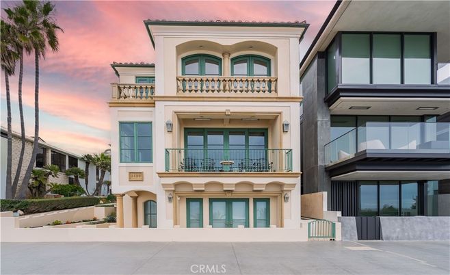 Exterior, Facade, Mediterranean