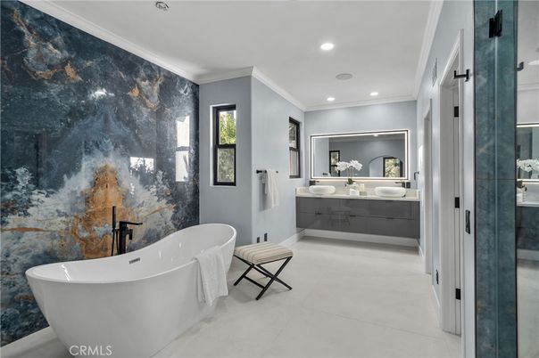 Bathroom, Dual Sink Vanities, Free Standing Baths, Interior, Recessed Lighting
