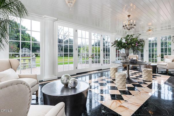 Chandelier, Interior, Living room, Sun Room