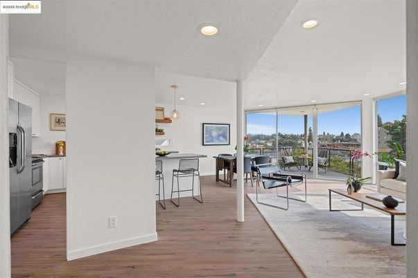 Dining room, Interior, Kitchen, Living room, Pendant Lights, Recessed Lighting, Wood Texture Flooring