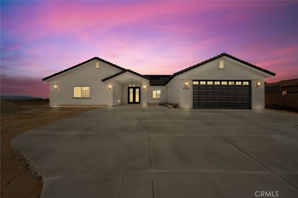 Attached, Exterior, Facade, Ranch