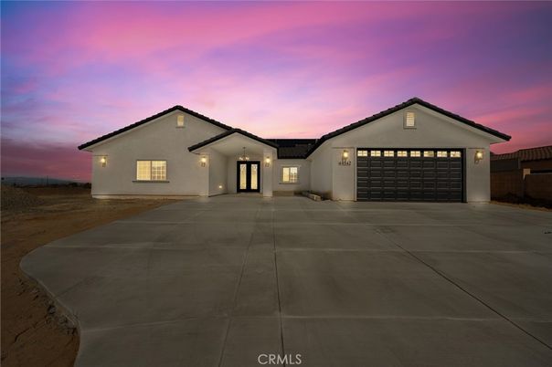 Attached, Exterior, Facade, Ranch