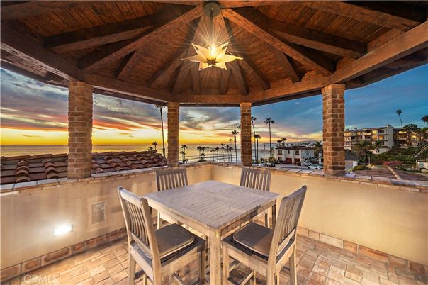 Dining room, Exterior, Water, Wooden Beams, Wooden Ceilings
