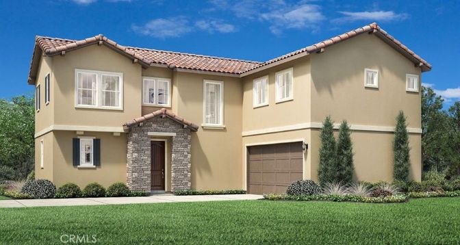 Attached, Exterior, Facade, Mediterranean