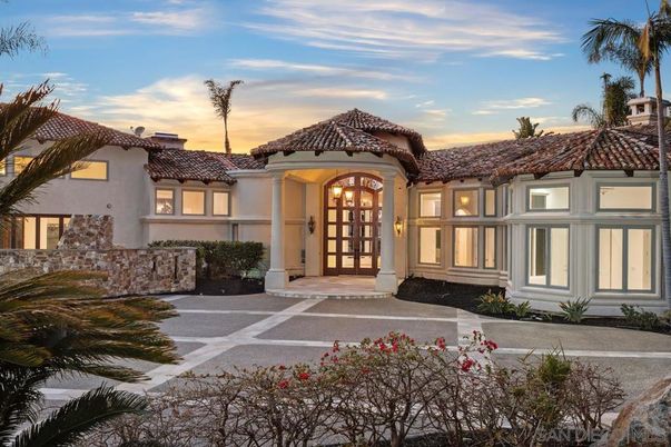 Exterior, Facade, Mediterranean