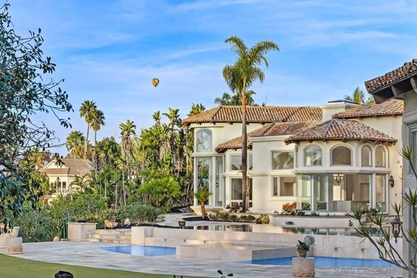 Exterior, Facade, Pool, Mediterranean