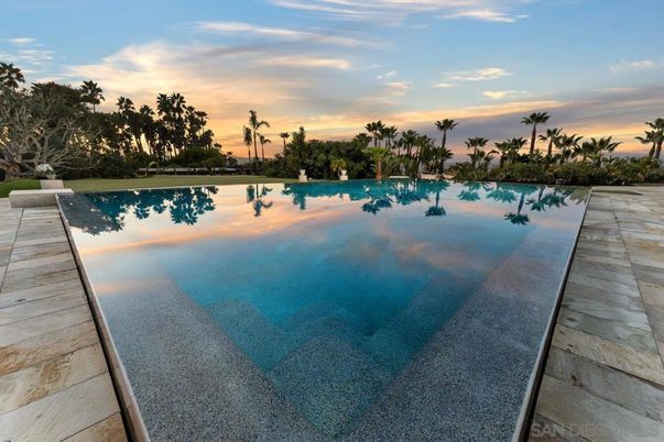 Exterior, Lake, Pool